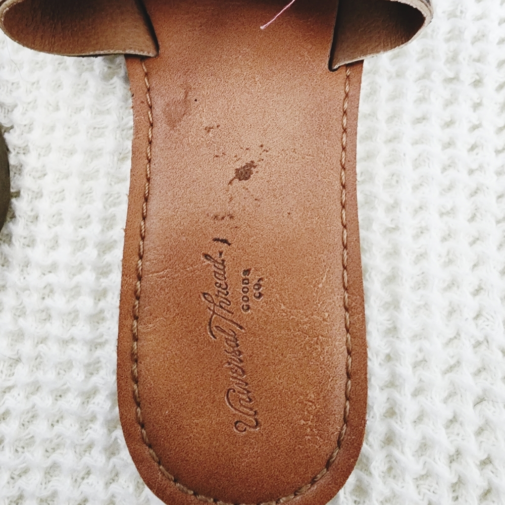 Universal Thread Sandals - Picture 3 of 3
